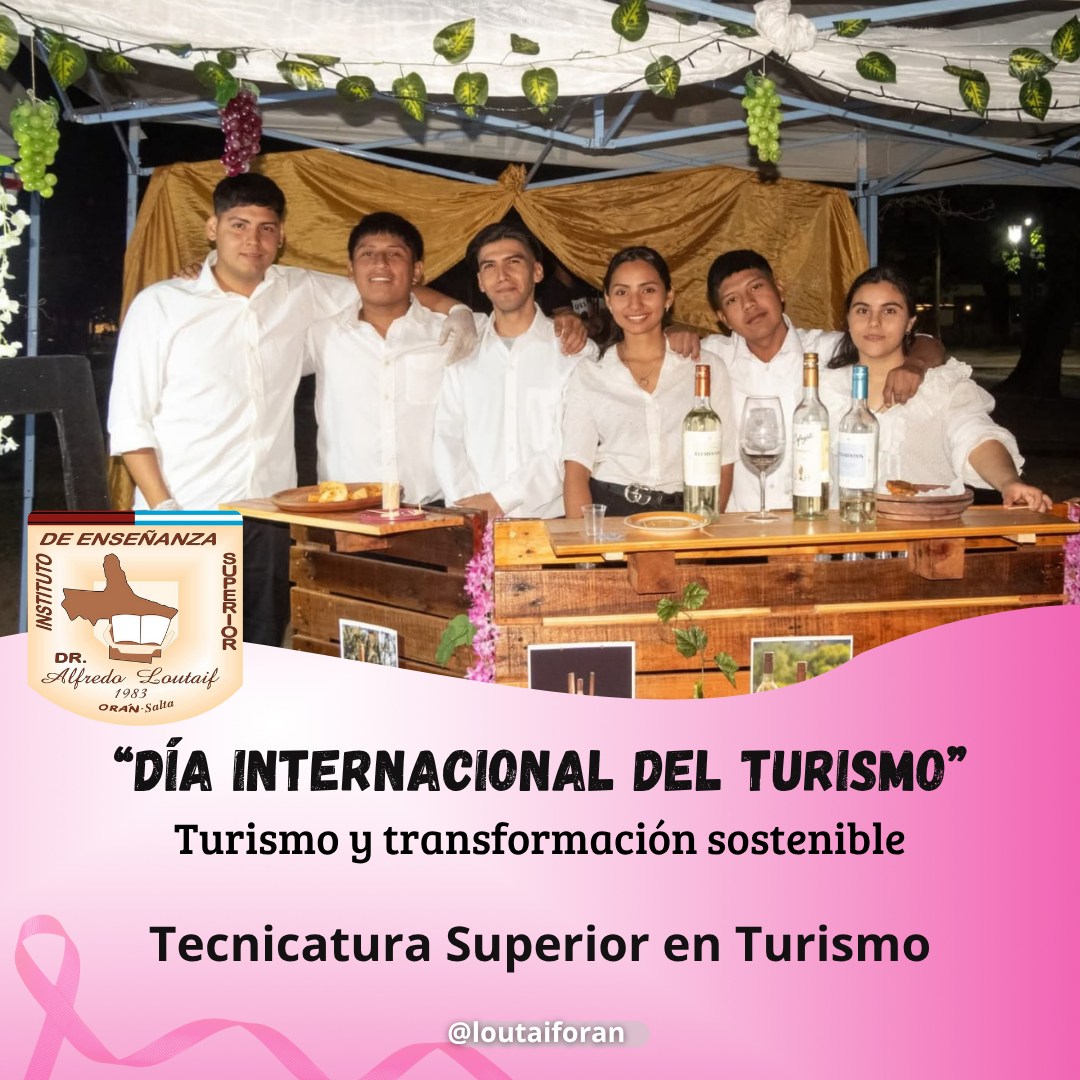 Estudiantes en el stand de Turismo y Transformación Sostenibles.