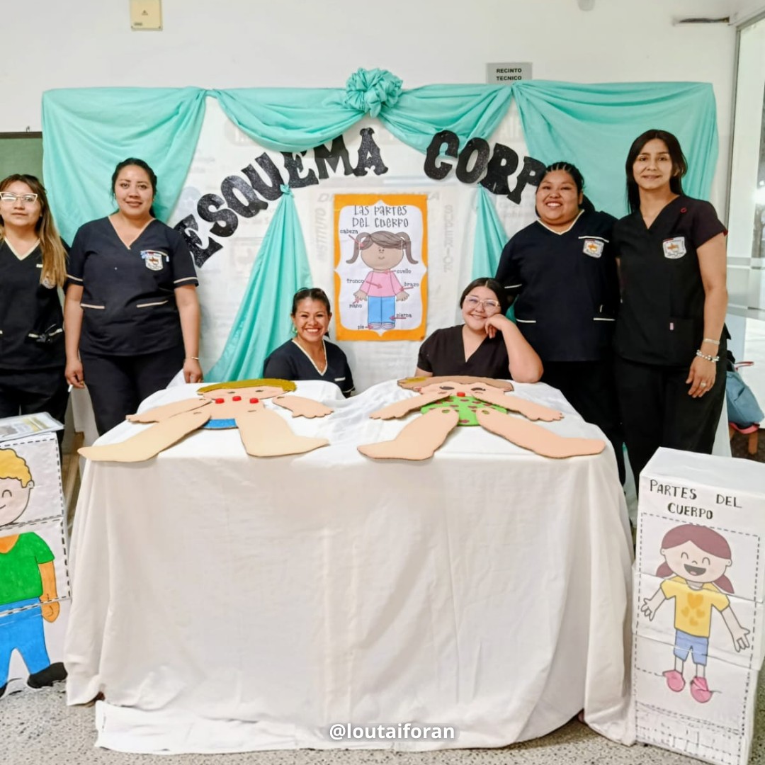 Exposición de los diferentes materiales didácticos terminados.