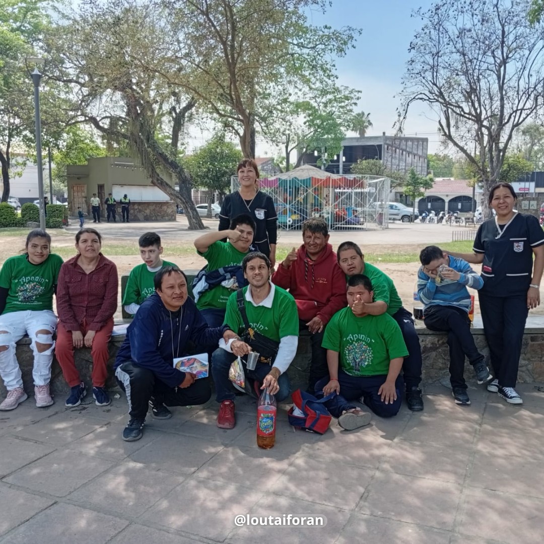 Mesa de inscripción o bienvenida.